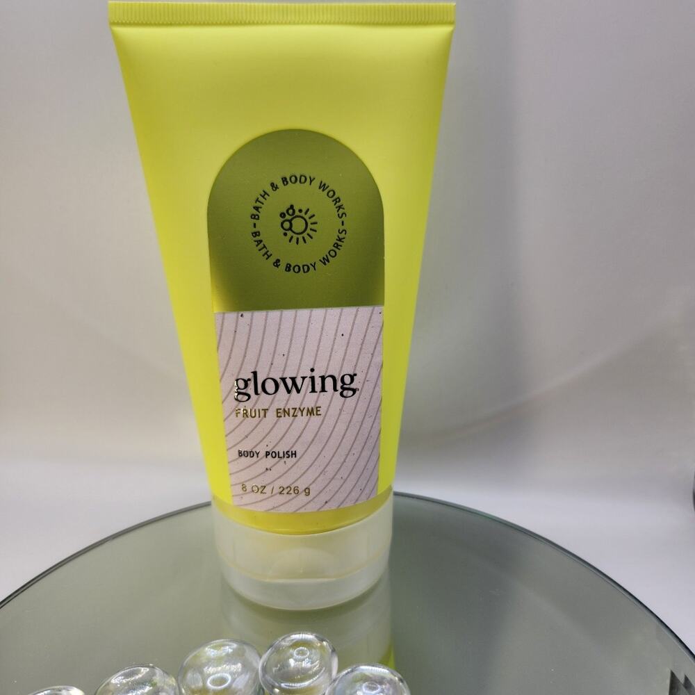 GLOWING body polish